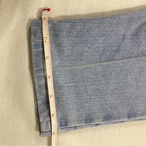 LEVI’S | 512 Classic Slim Tapered Light Wash Jean - Picture 15 of 15